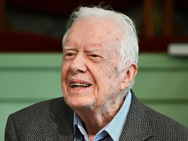 Fostul presedinte Jimmy Carter intra in spitalul de chirurgie pentru a calma presiunea din creier